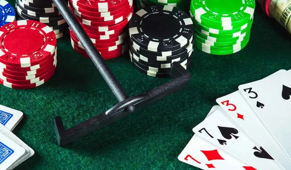 พื้นฐานของโป๊กเกอร์ออนไลน์